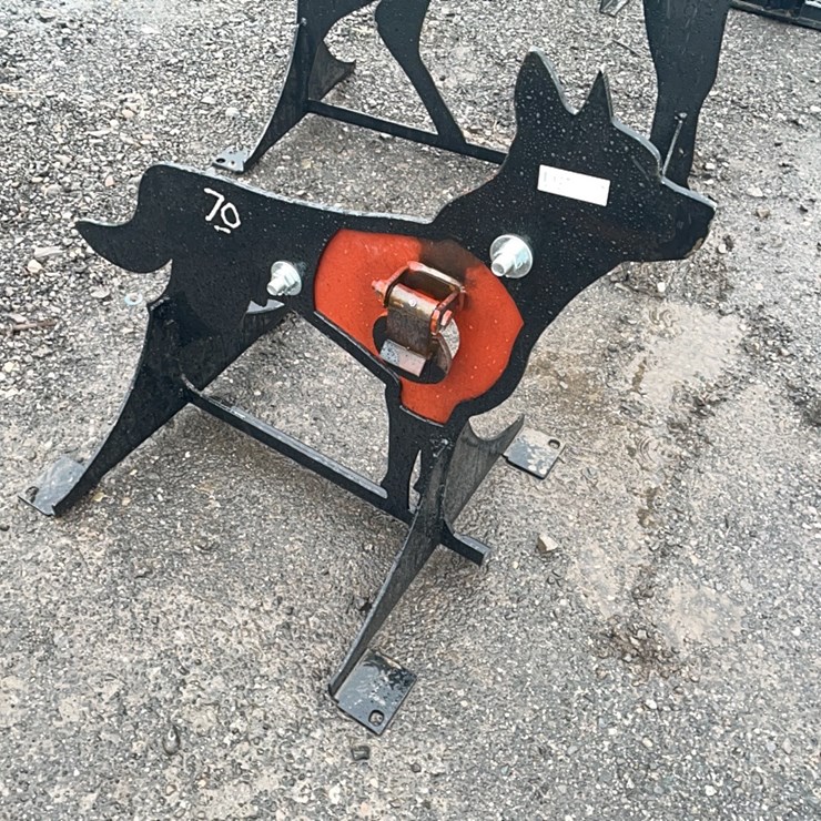 NEW 3/8IN. AR500 STEEL COYOTE SHOOTING TARGET NEW SUPPORT EQUIPMENT