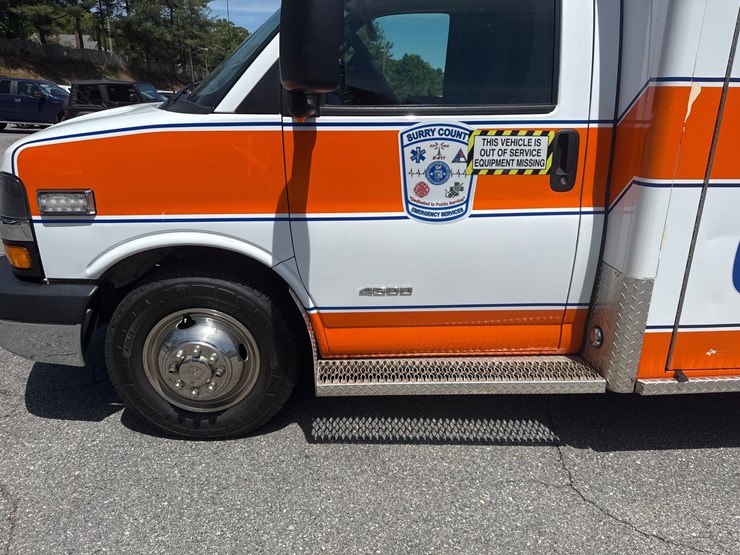 #9-•-2017-chevrolet-ambulance-4500-image-11