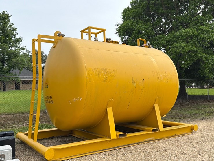 #36456-•-r-&-s-fab-fuel-tank,-4,333-gallons-image-1