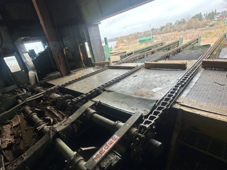 13ft-x-45ft-4-strand-log-deck-with-(1)-strand-is-modified-with-no-chain,-electric-drive,-with-subfra-image-1