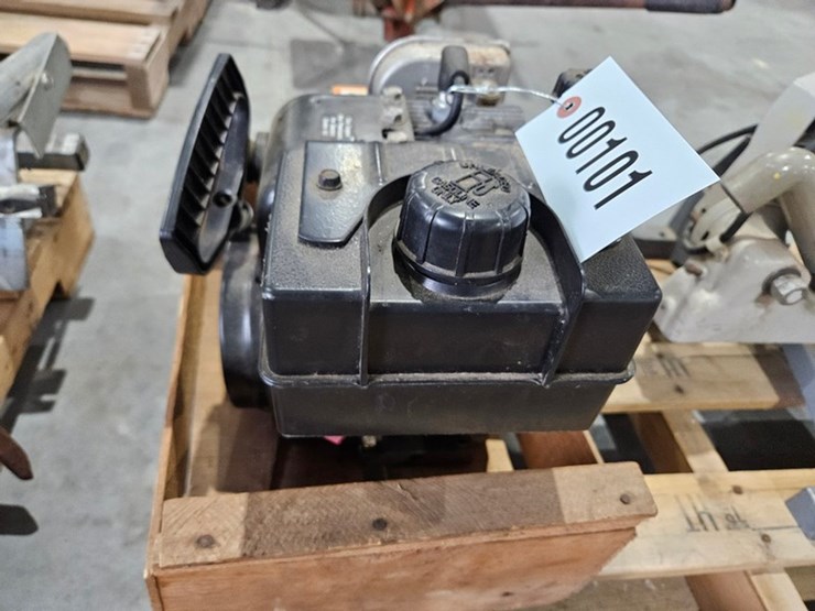#101-•-tecumseh-gas-engine-image-2
