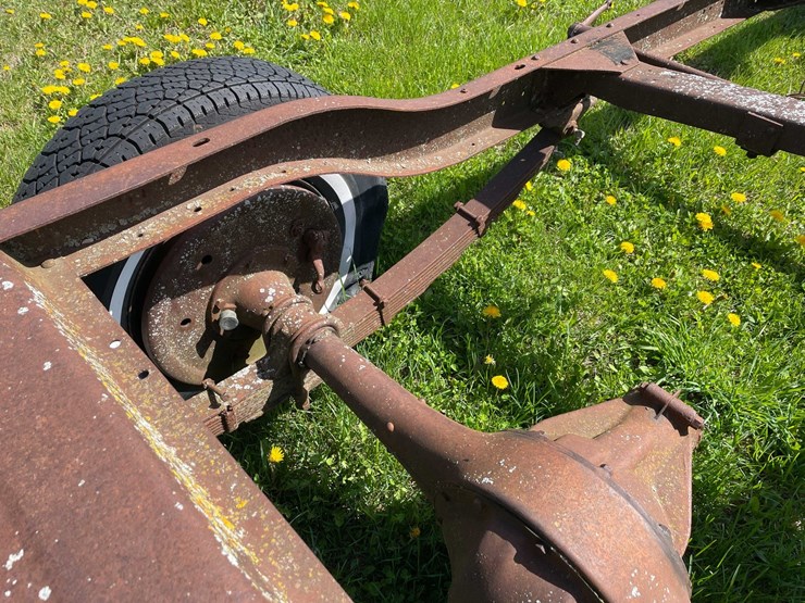 #5596-•-vintage-2-axle-car-frame-image-22