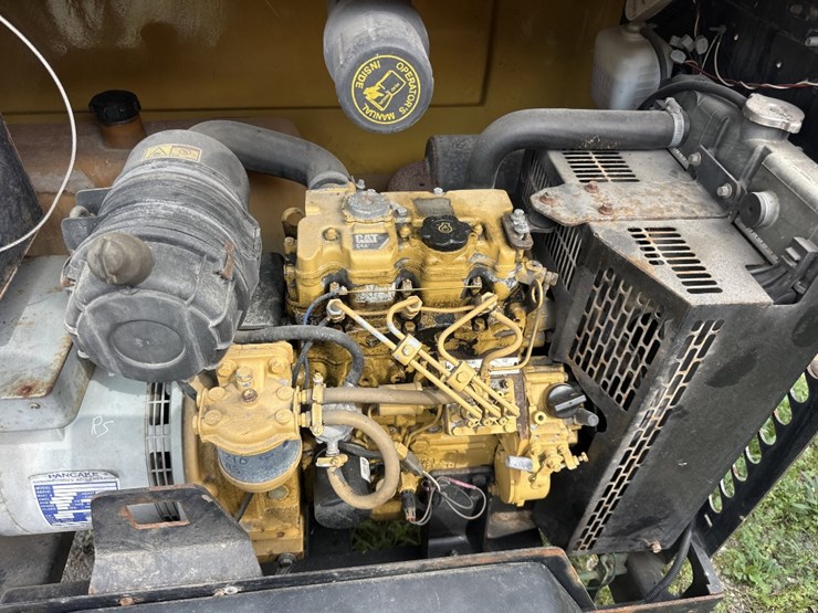 2015-caterpillar-c11-image-3