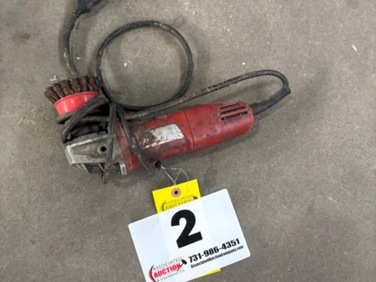 milwaukee-right-angle-grinder-image-1