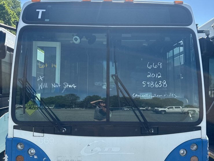 2012-gillig-low-floor-image-4