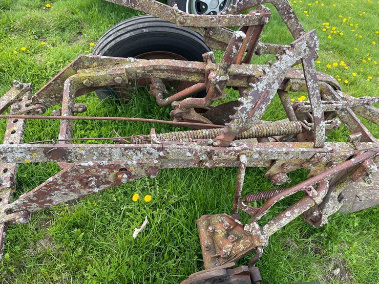 #5586-•-moldboard-plow-image-10