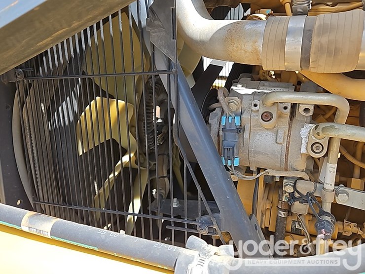 2018-deere-310sl-image-30