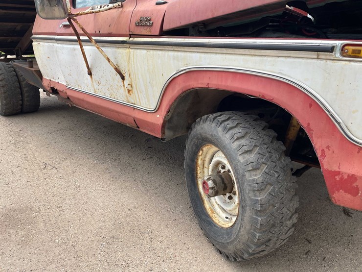 #5571-•-1979-ford-dually-with-modified-cab-image-12