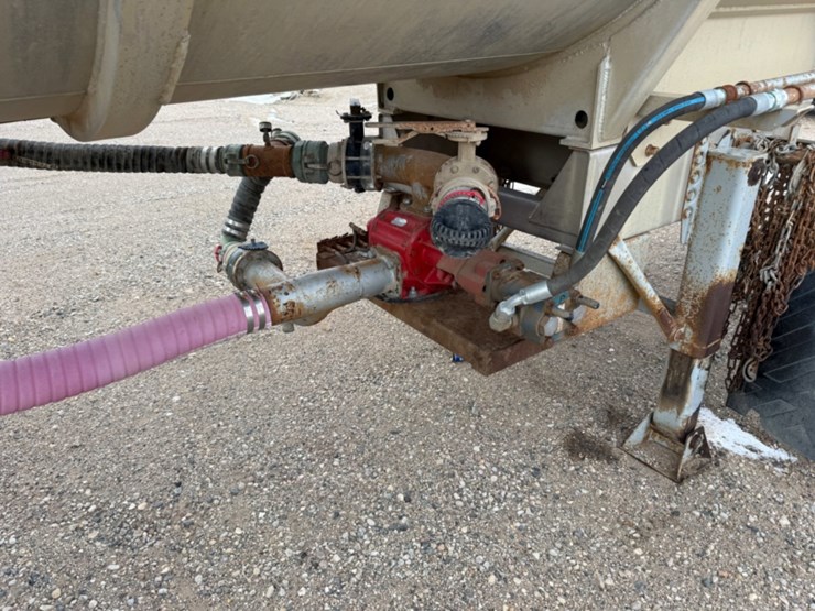 2012-tremcar-crude-oil-trailer-image-3
