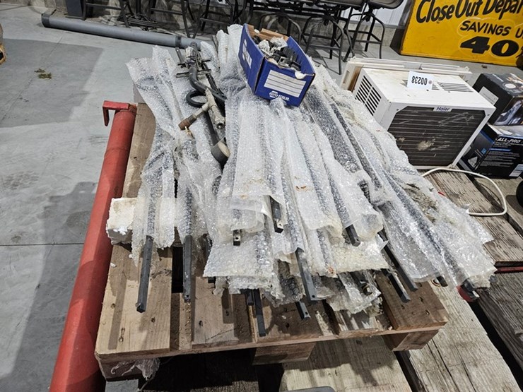 #51-•-pallet-steel-railing-posts-image-4