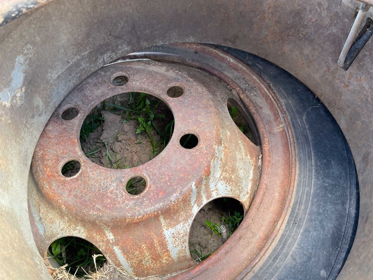 #5592-•-(4)-industrial-tires-image-8