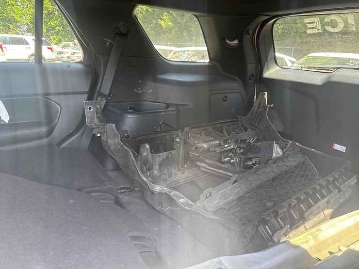 2019-ford-explorer-image-24