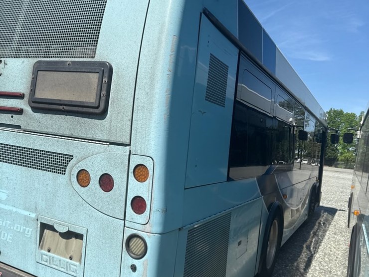 2012-gillig-low-floor-image-14