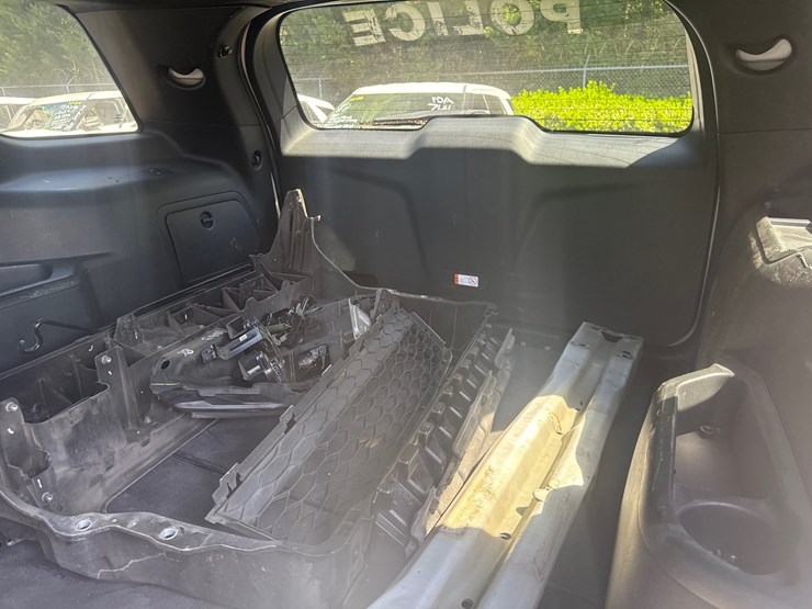 2019-ford-explorer-image-23