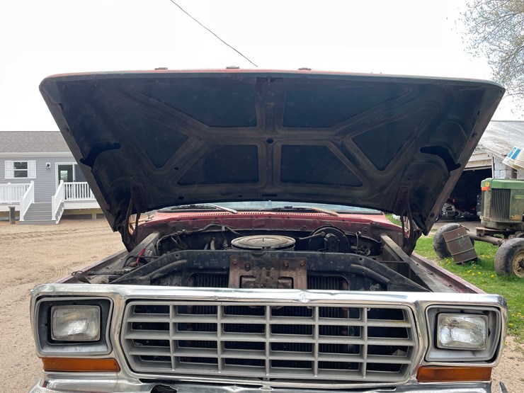 #5571-•-1979-ford-dually-with-modified-cab-image-10