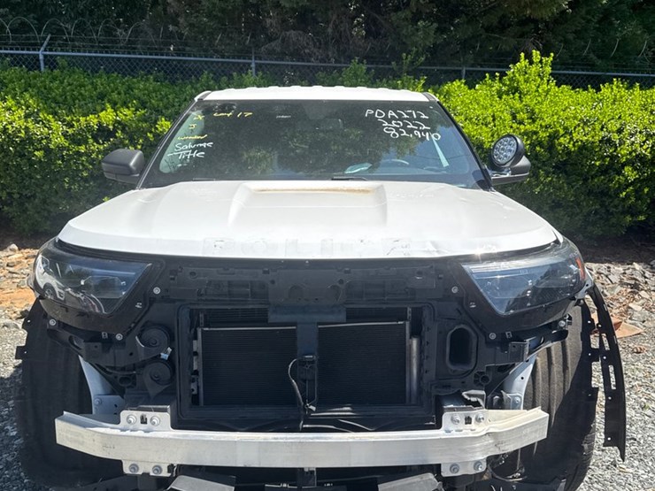 2022-ford-explorer-image-6