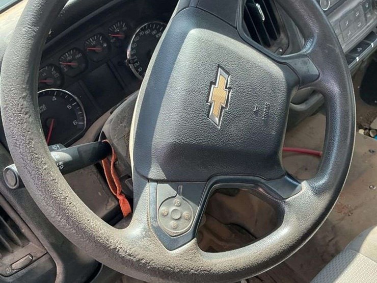 2017-chevrolet-silverado-1500-image-8