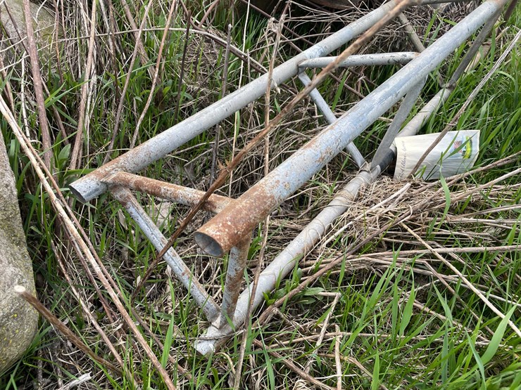 #5605-•-scrap-metal-image-9