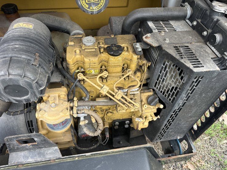 2015-caterpillar-c11-image-3