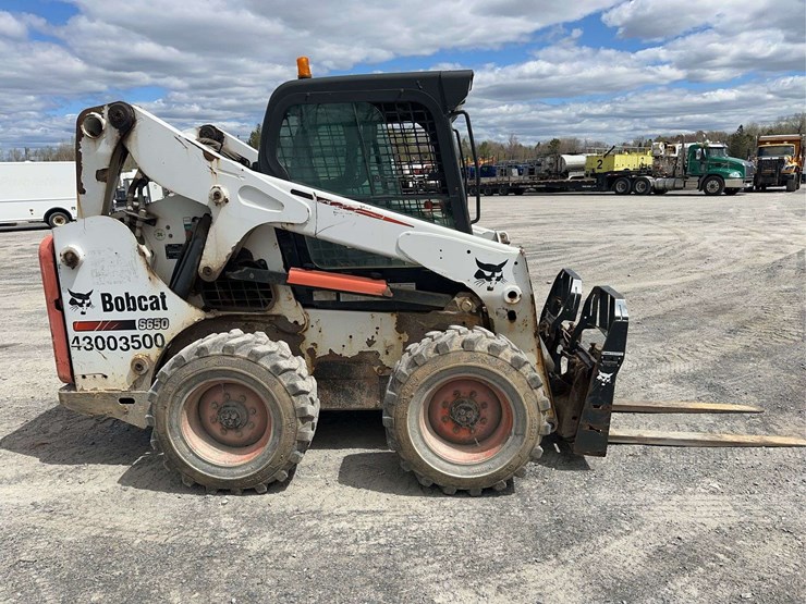 2012-bobcat-s650-image-4