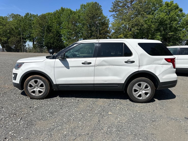 2019-ford-explorer-image-4