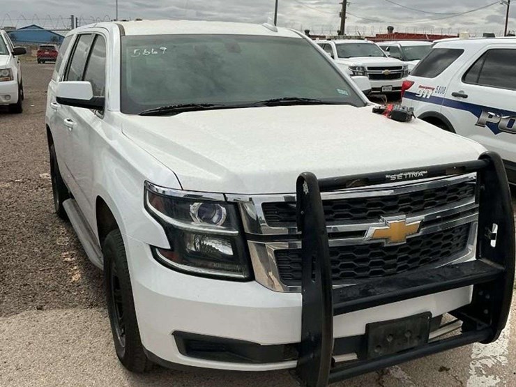 2016-chevrolet-tahoe-image-2