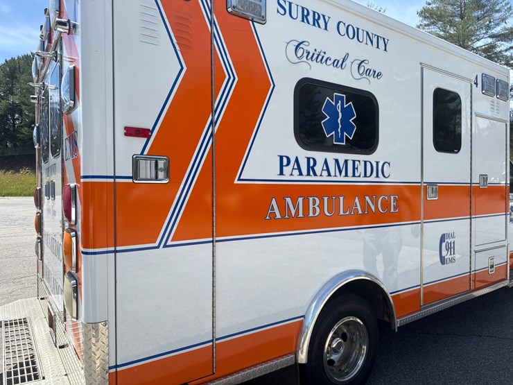 #9-•-2017-chevrolet-ambulance-4500-image-25
