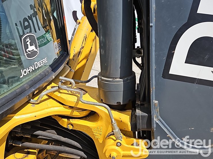2018-deere-310sl-image-13