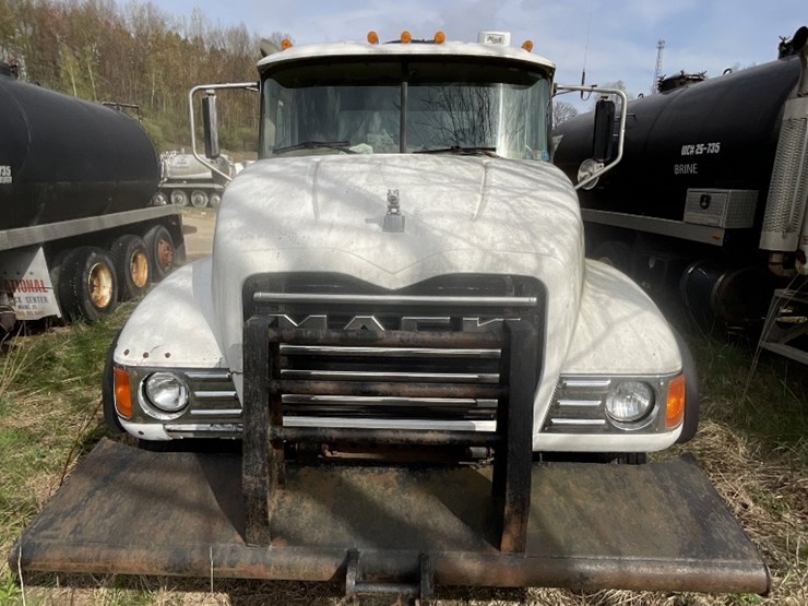 2006-mack-cv713-image-2