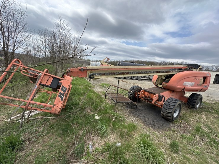 2010-jlg-600s-image-5