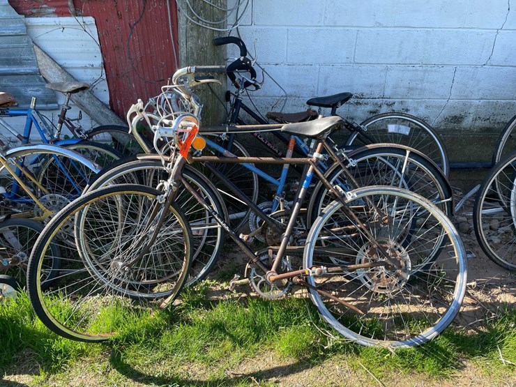#5634-•-bike-lot-image-1