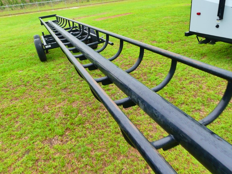 hay-toter-goosneck-hay-trailer-image-4