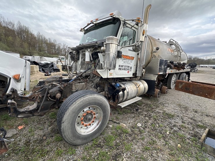 2014-international-paystar-5900i-image-1