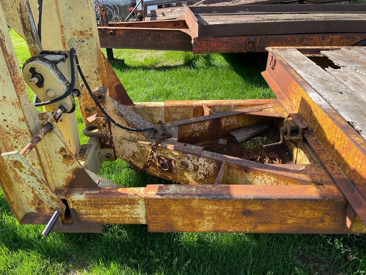 #5576-•-gooseneck-tilt-bed-trailer-image-12