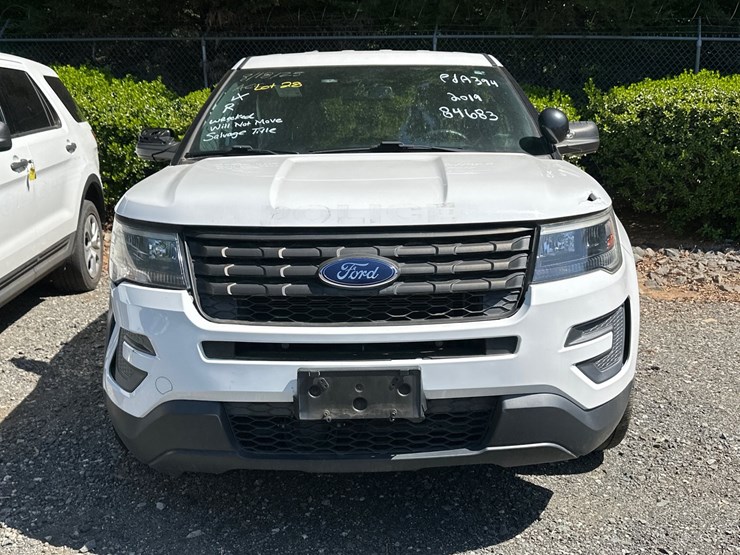 2019-ford-explorer-image-3