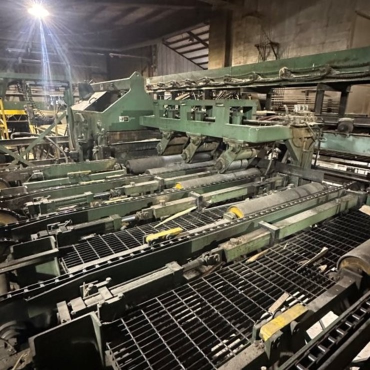 Crosby 4 X 40inch Optimizing Edger with Lewis Scanner and Controls, Infeed Queing Decks, 14ft Outfee