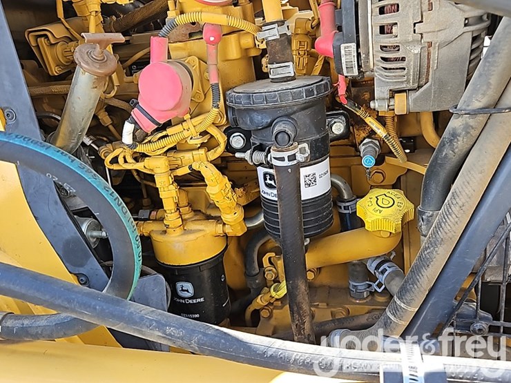 2018-deere-310sl-image-25