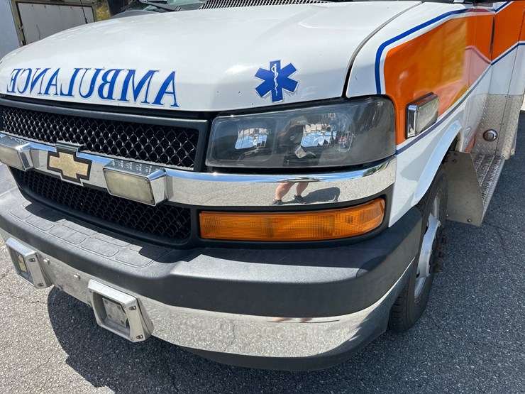 #8-•-2017-chevrolet-ambulance-4500-image-21