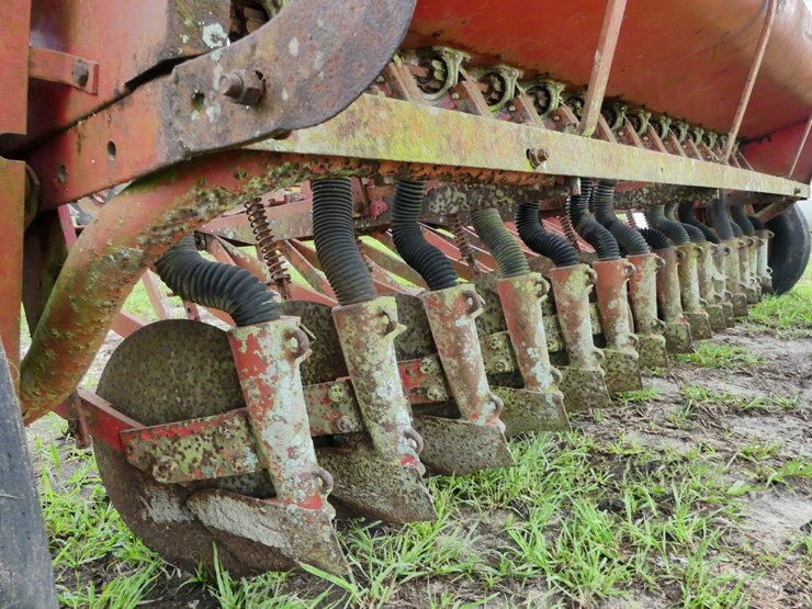 massey-ferguson-10-image-5
