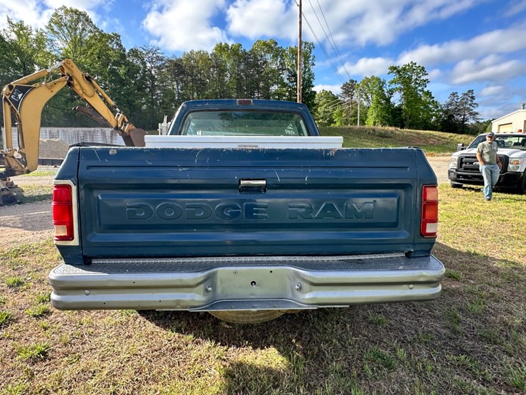1989-dodge-150-image-5