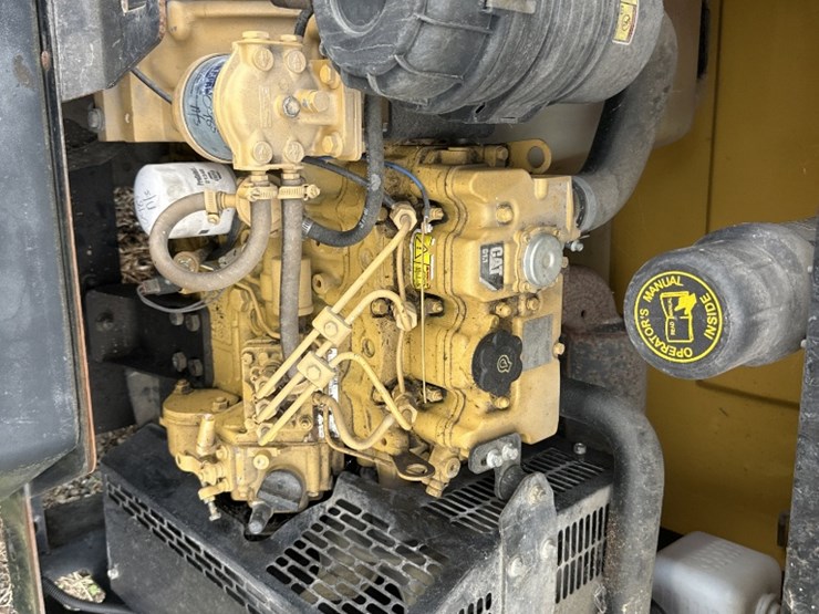 2015-caterpillar-c11-image-3