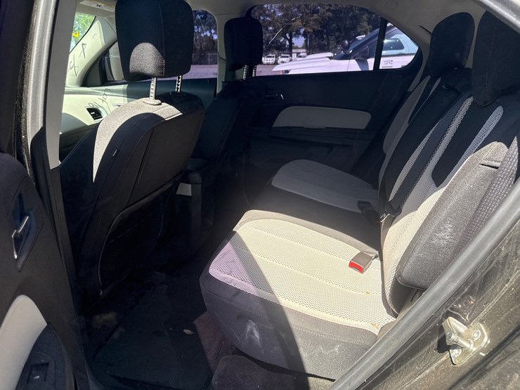 2017-chevrolet-equinox-image-30