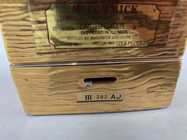 #98-•-mccormick-gold-sincerley-elvix-'77-music-box-decan-image-5