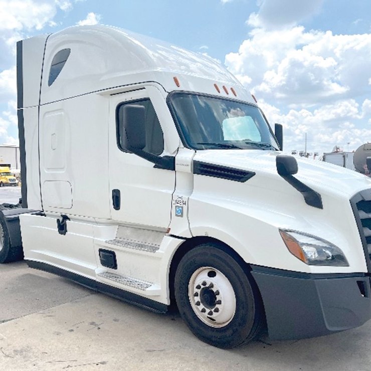 2022 FREIGHTLINER CASCADIA 126