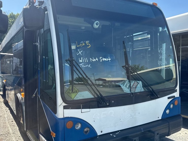 2007-gillig-low-floor-image-1