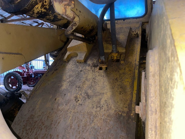 #5557-•-hough-120-payloader-image-10