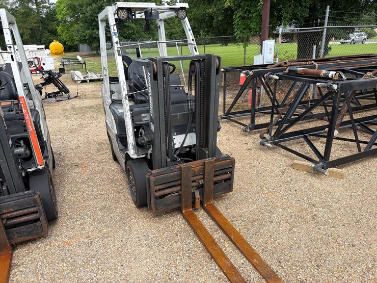 #16269-•-2015-nissan-cf50-forklift-image-2