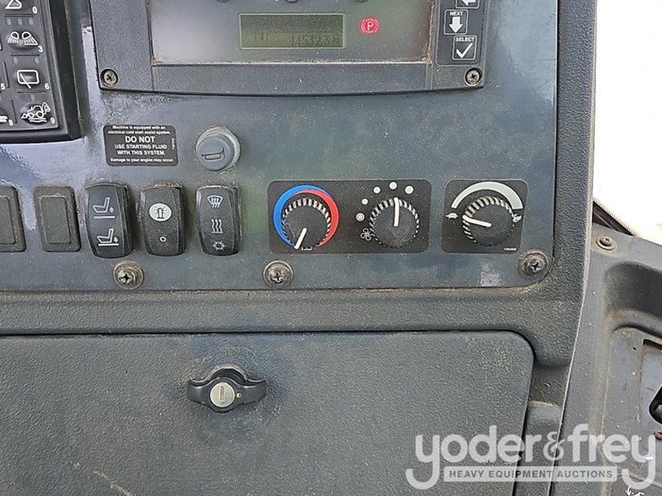 2014-deere-710k-image-45