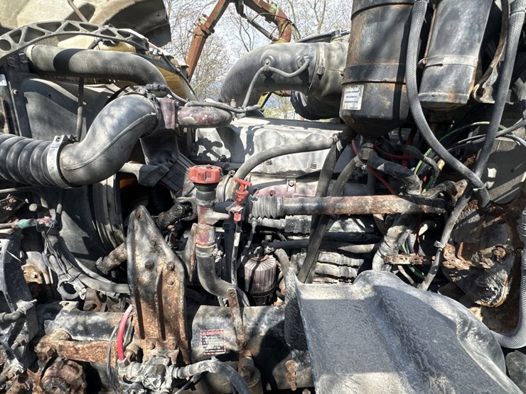 2010-mack-granite-image-7