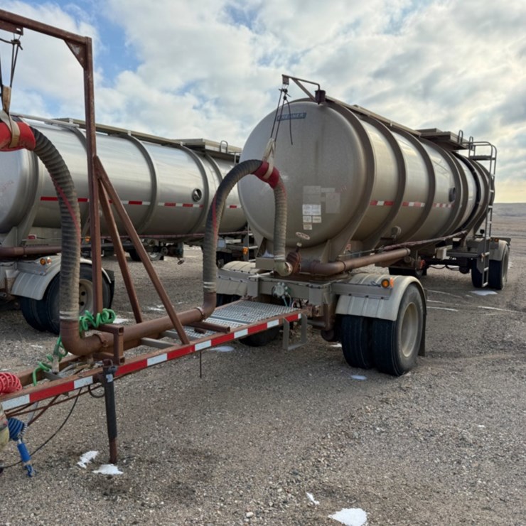 2011 BRENNER TANK TRAILER